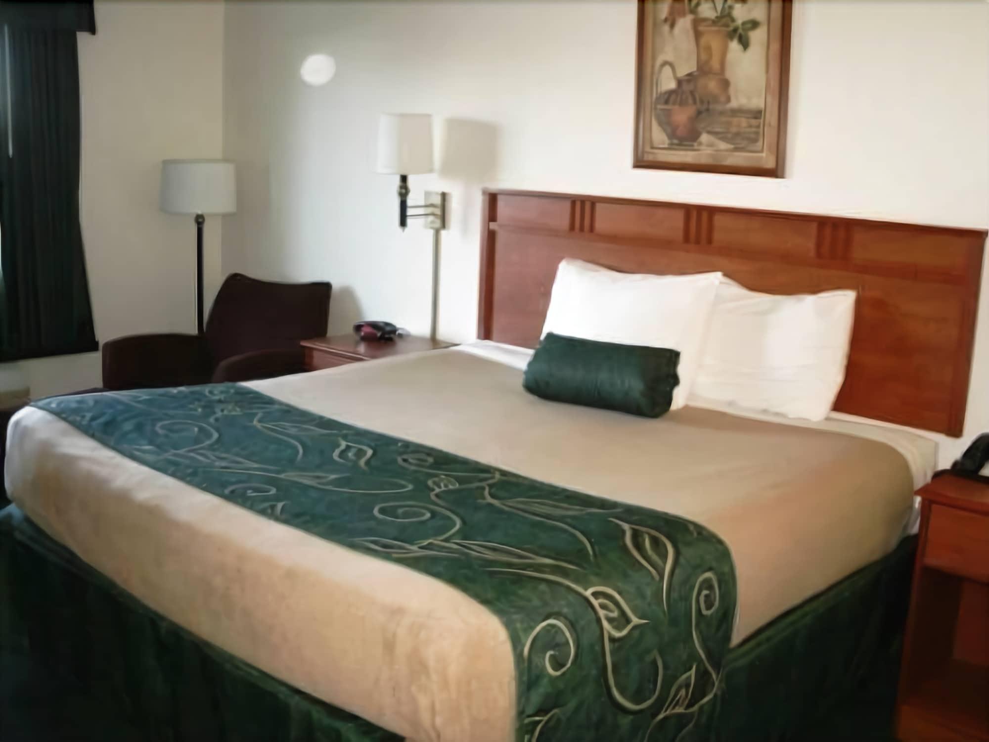Travelodge By Wyndham Clinton Valley West Court Camera foto
