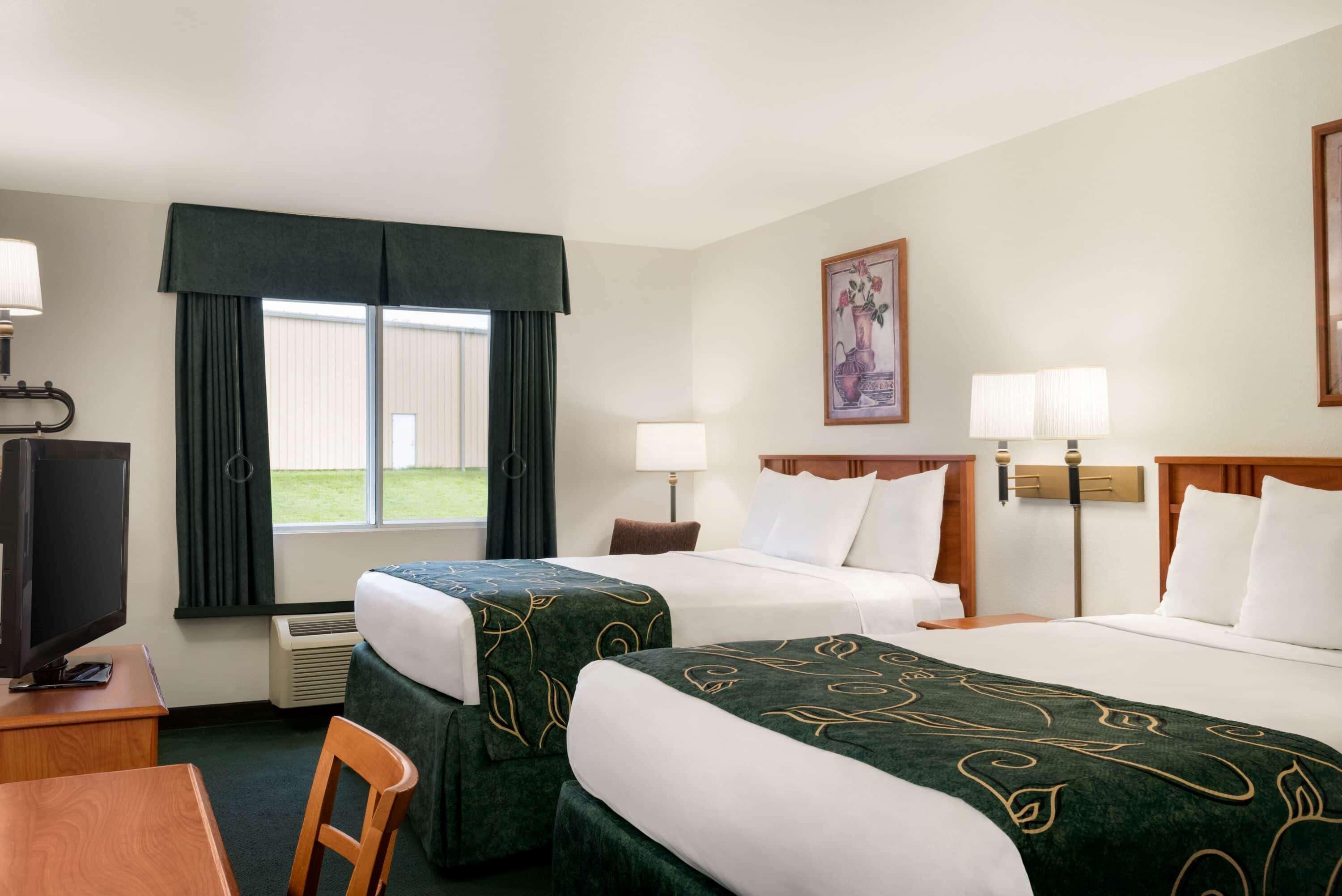 Travelodge By Wyndham Clinton Valley West Court Esterno foto