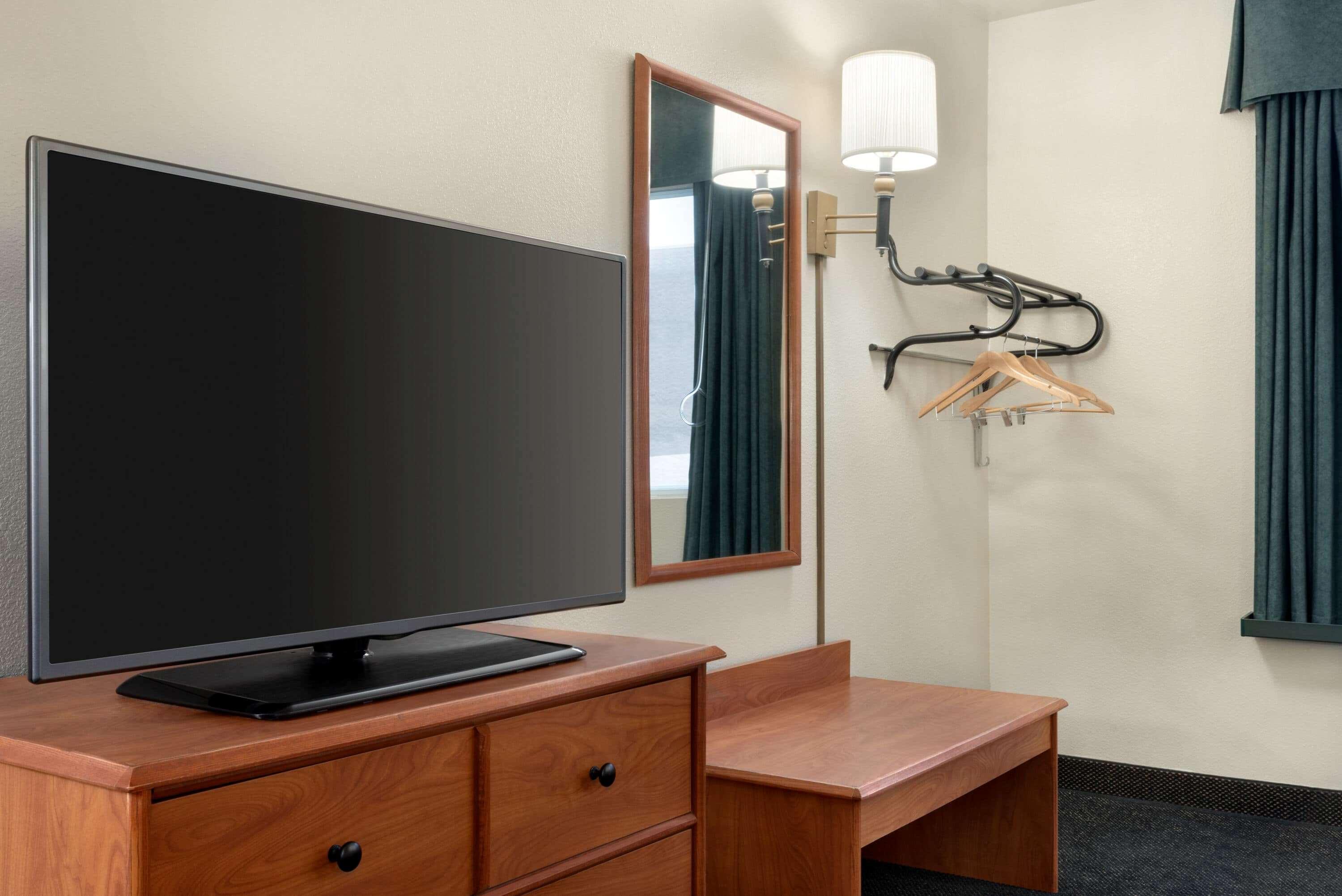 Travelodge By Wyndham Clinton Valley West Court Esterno foto