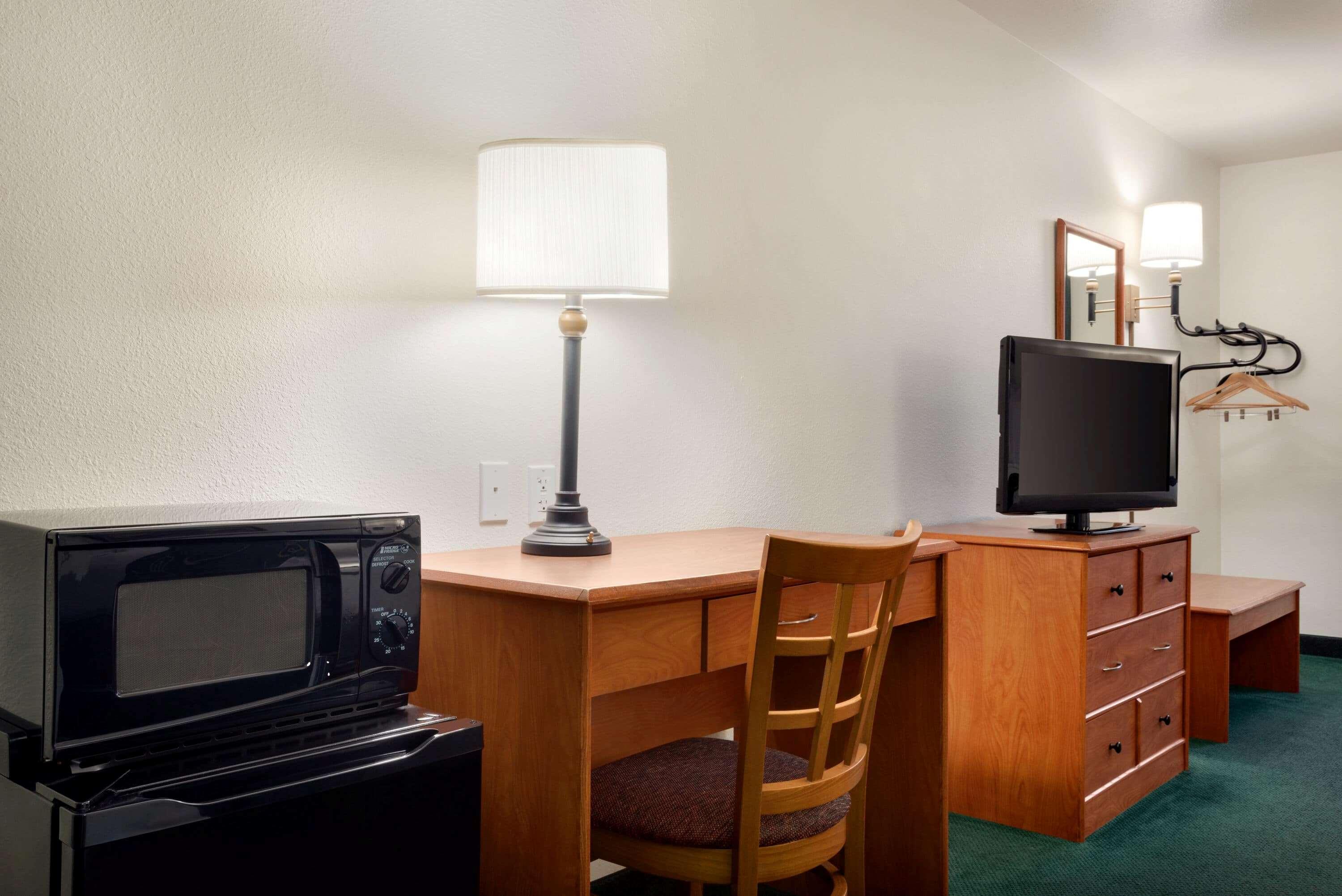 Travelodge By Wyndham Clinton Valley West Court Esterno foto