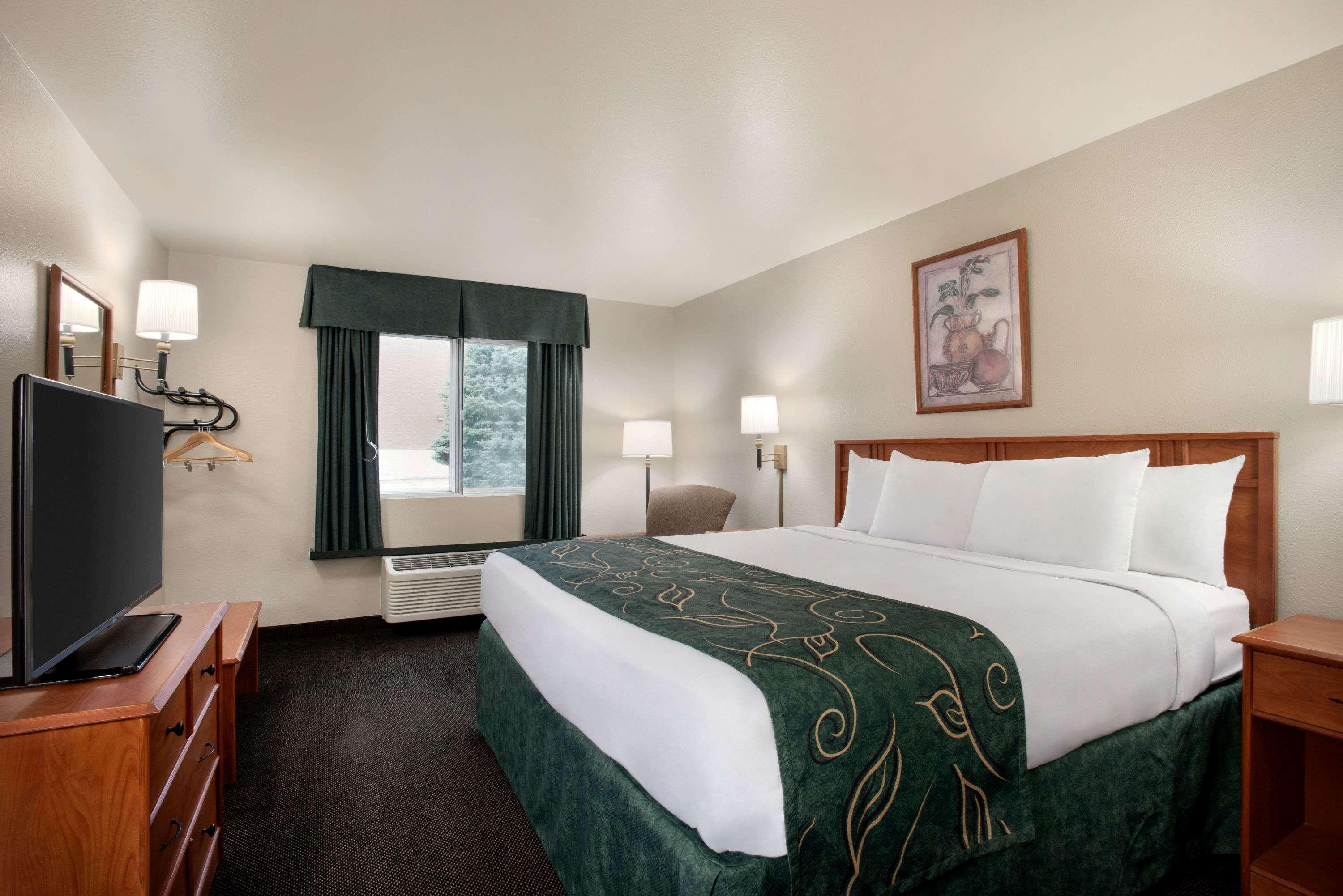 Travelodge By Wyndham Clinton Valley West Court Esterno foto