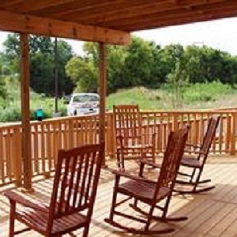 Travelodge By Wyndham Clinton Valley West Court Esterno foto
