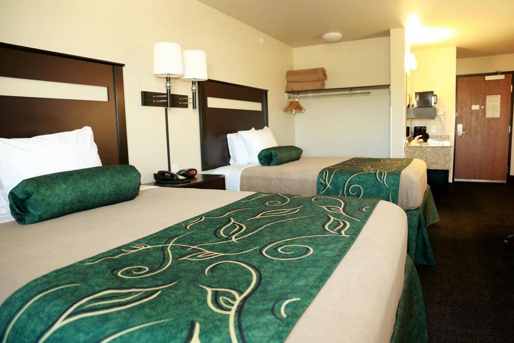 Travelodge By Wyndham Clinton Valley West Court Esterno foto